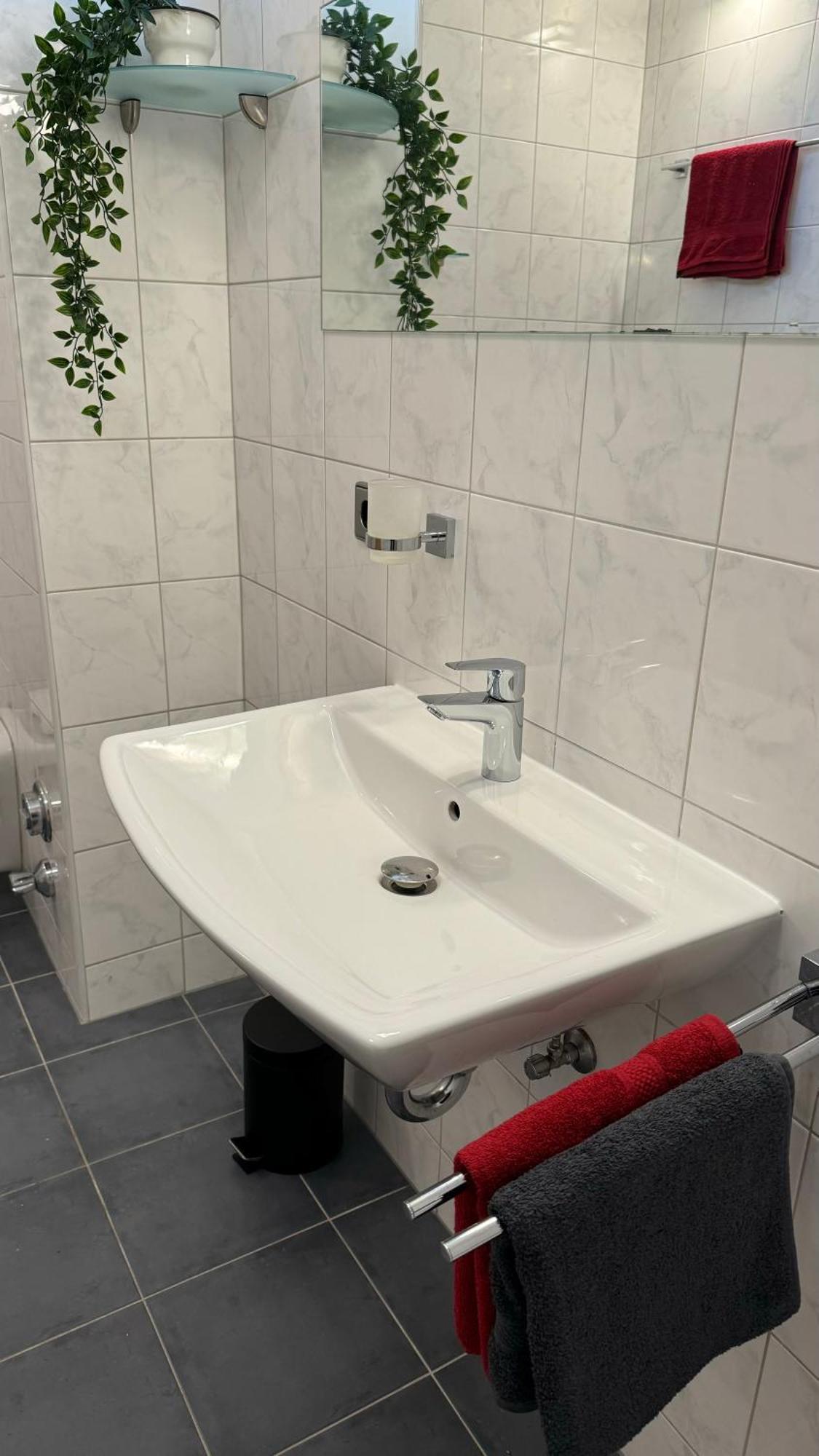 City Apartement Linz Fuer 5 Gaeste Mit Self-Checkin Und Kueche Exterior foto